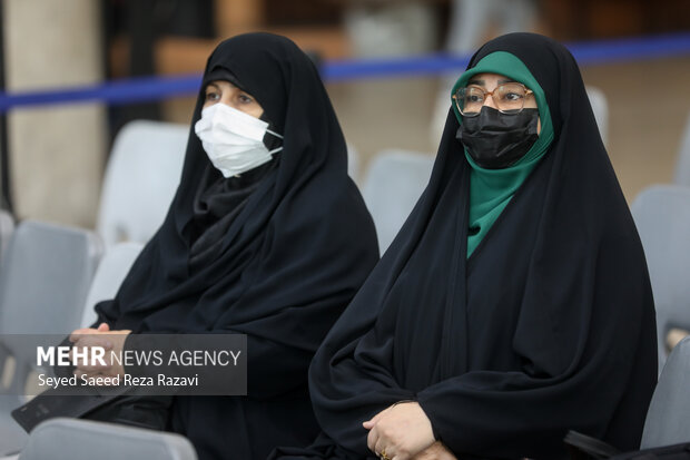 مراسم رونمایی از کتاب «حواسم هست»