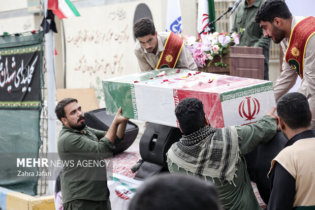 تشییع و تدفین شهید گمنام در دانشگاه فرهنگیان پردیس شهید بهشتی بندرعباس