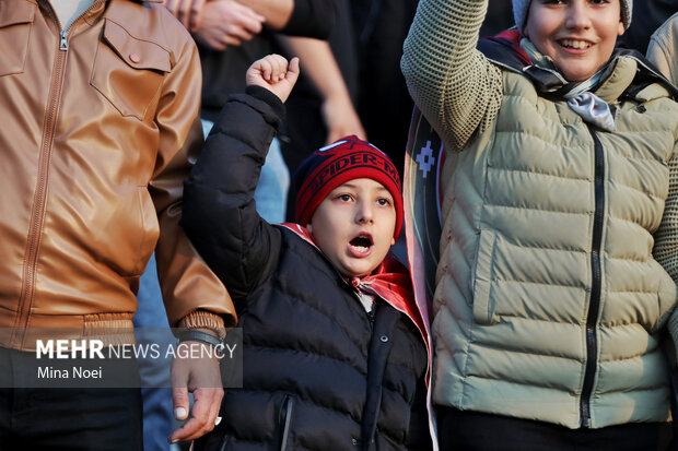 لیگ برتر فوتبال - تراکتور و استقلال خوزستان