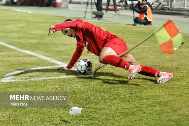 لیگ برتر فوتبال - تراکتور و استقلال خوزستان