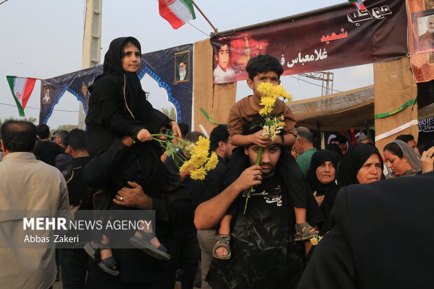 تشییع و تدفین پیکر شهید گمنام هشت سال دفاع مقدس در کرمون