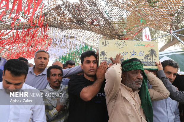 تشییع و تدفین پیکر شهید گمنام هشت سال دفاع مقدس در کرمون