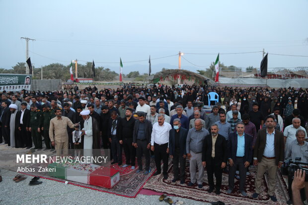 تشییع و تدفین پیکر شهید گمنام هشت سال دفاع مقدس در کرمون