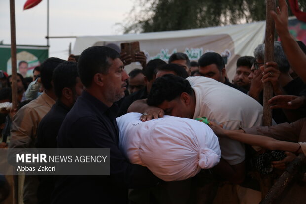 تشییع و تدفین پیکر شهید گمنام هشت سال دفاع مقدس در کرمون