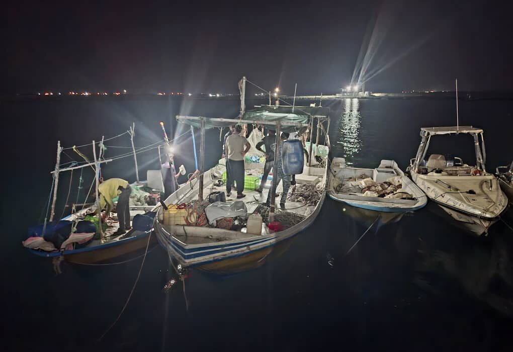 دو شناور غیرمجاز ترال در جاسک توقیف شد