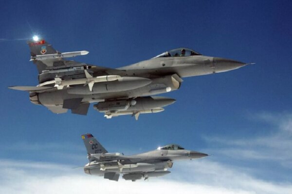 US F-16 fighter jet crashes near airbase in California