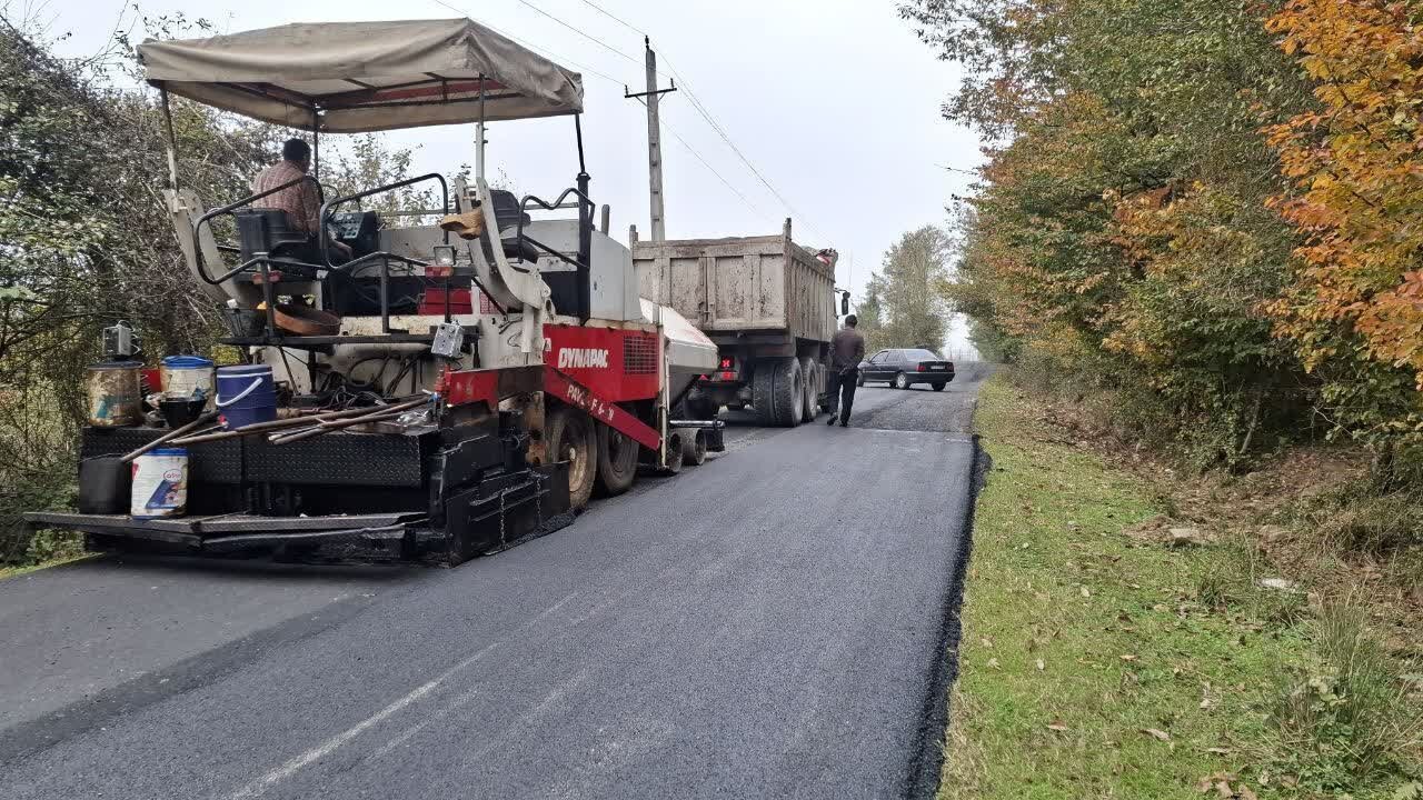 عملیات روکش آسفالت محور روستایی سلکیسر – عزیزکیان رشت اجرا شد عملیات روکش آسفالت محور روستایی سلکیسر – عزیزکیان رشت اجرا شد