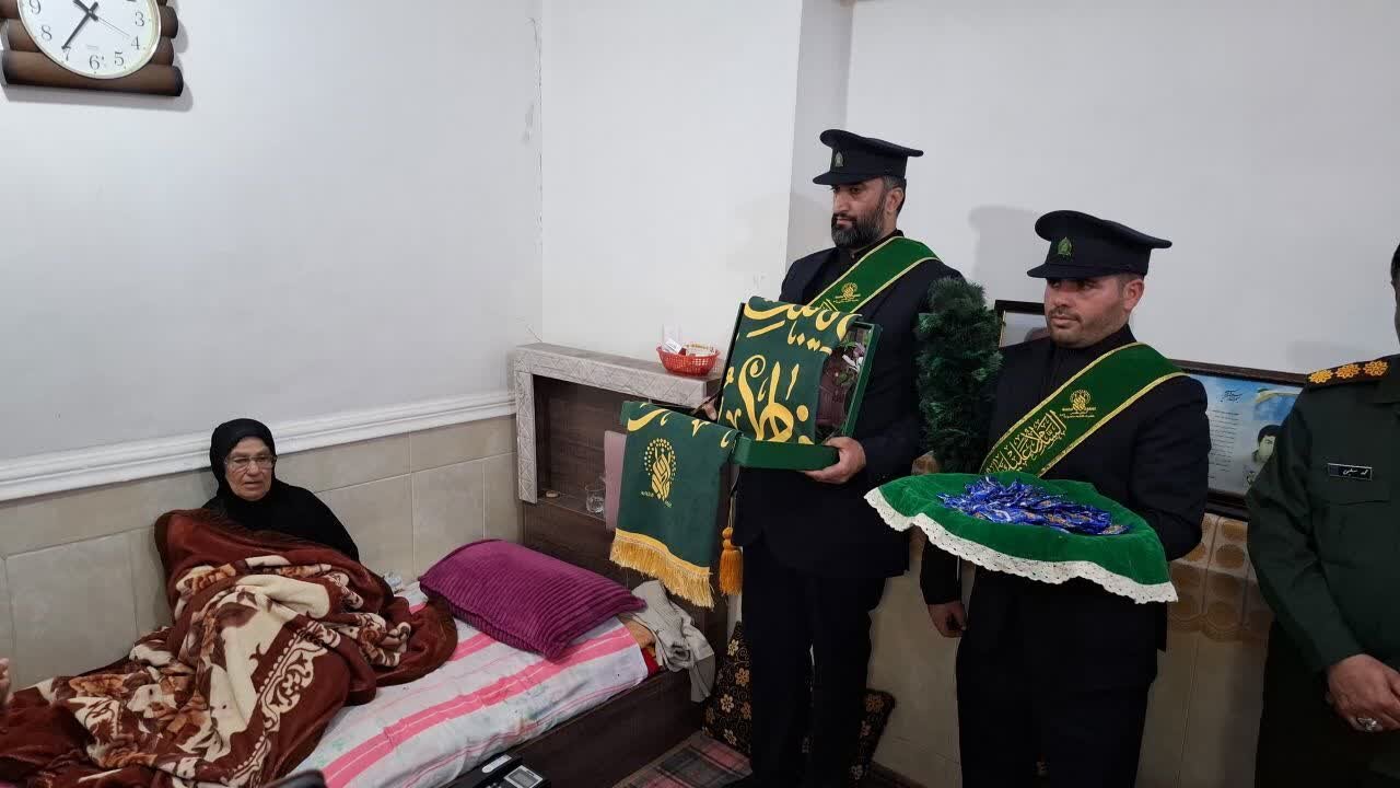 مادر شهید «محمود ناطق‌زاده» در دیلم تجلیل شد