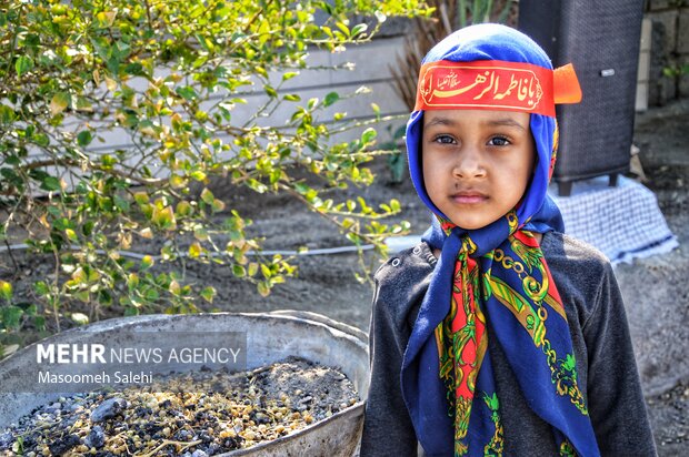 حضور پررنگ کودکان در برنامه های تشییع شهدای هرمزگان
