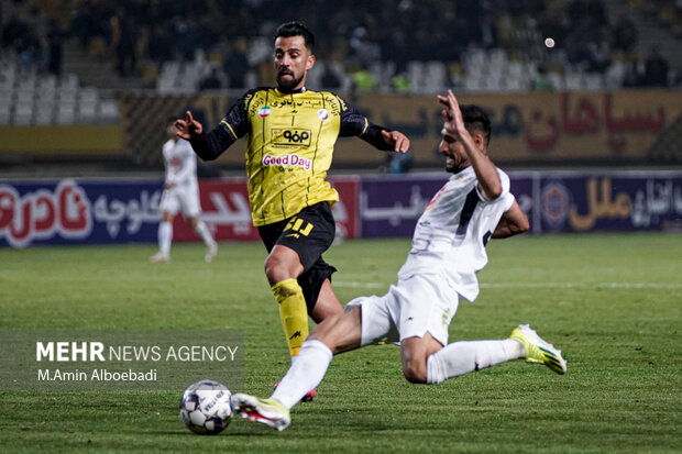 لیگ برتر فوتبال ؛ سپاهان و فجر سپاسی