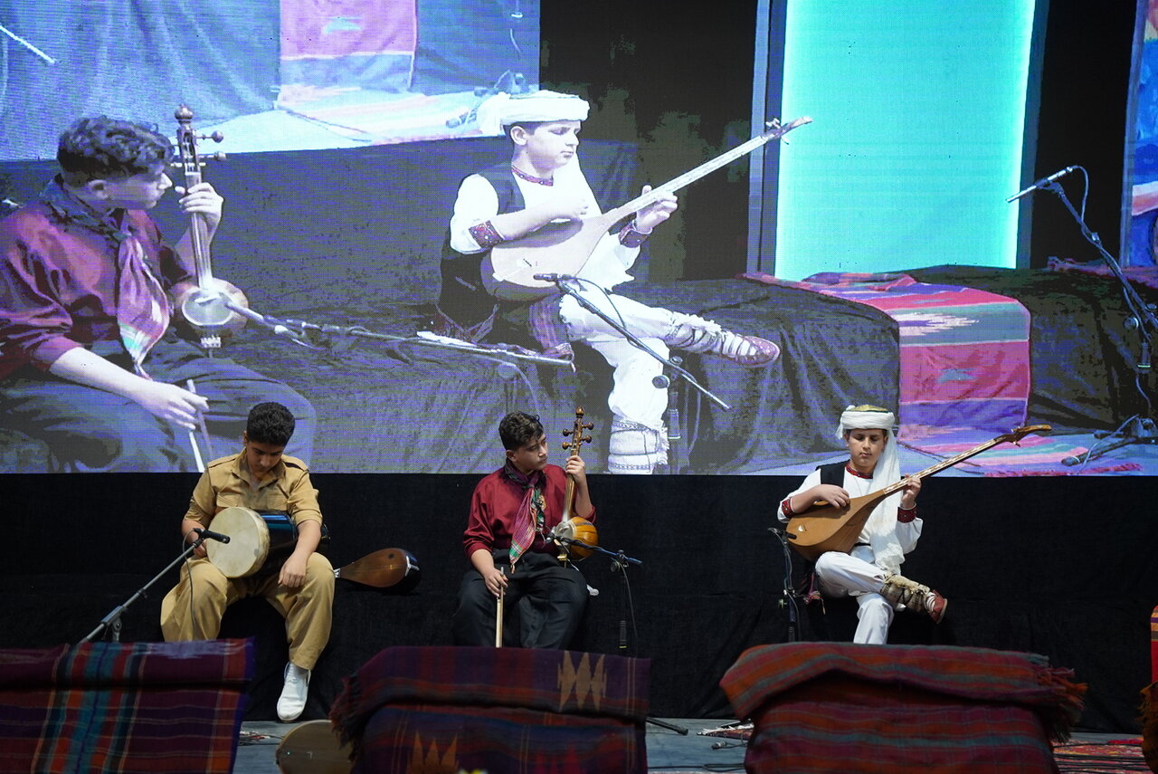 جشنواره،عنوان،نفر،مشتركا،سردشت،نوازي،سنندج،تنديس،لوح،تقدير،ج ...