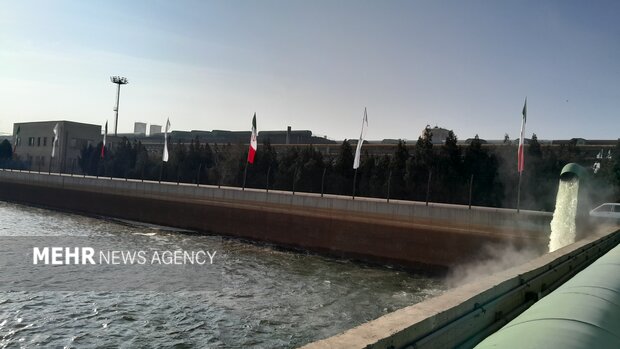 فولاد مبارکه اصفهان به خط انتقال آب خلیج فارس متصل شد