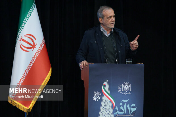پزشکیان: توزیع بنزین با شرایط کنونی ضد عدالت است پزشکیان: توزیع بنزین با شرایط کنونی ضد عدالت است