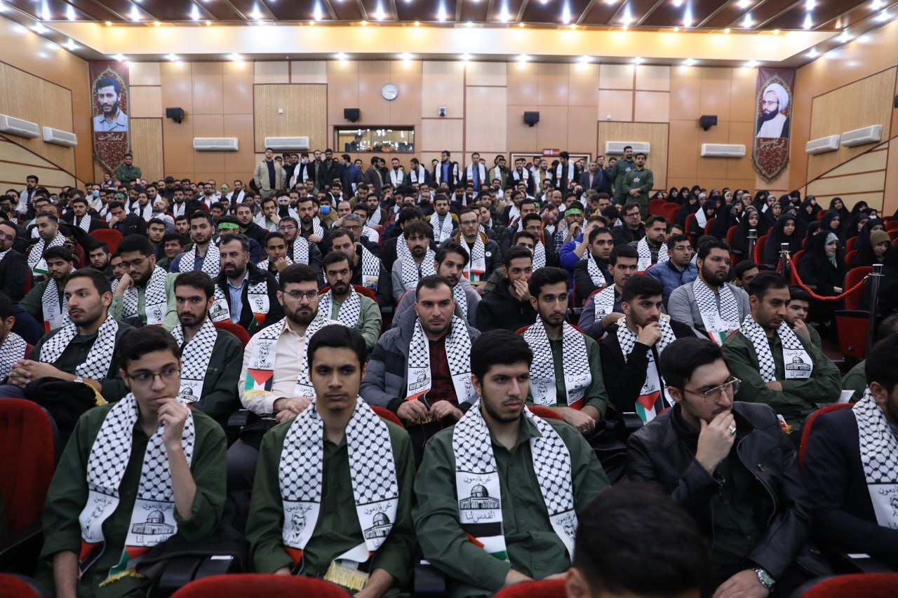 همایش «سربازان عصر ظهور» در دانشگاه جامع امام حسین(ع) برگزار شد همایش «سربازان عصر ظهور» در دانشگاه جامع امام حسین(ع) برگزار شد