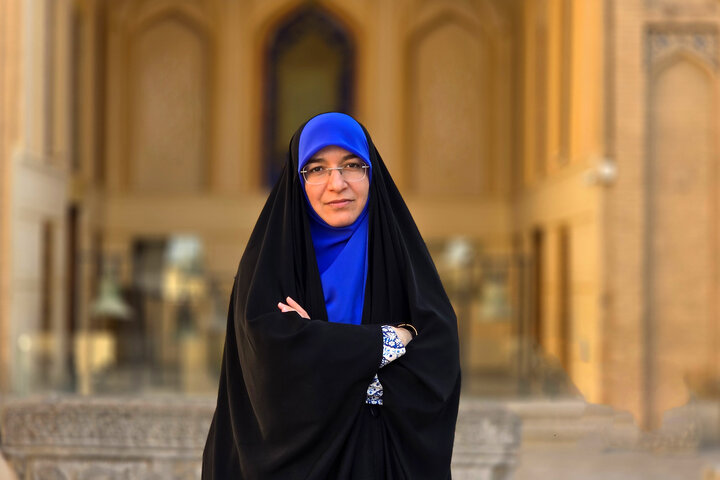 معرفی دبیر پانزدهمین جشنواره فیلم ١٠٠؛ دبیرخانه دائمی تاسیس شد معرفی دبیر پانزدهمین جشنواره فیلم ١٠٠؛ دبیرخانه دائمی تاسیس شد