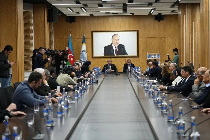 Bakü Üniversitesi'nde Erskçi'nin kitabının Azerice çevirisi tanıtıldı