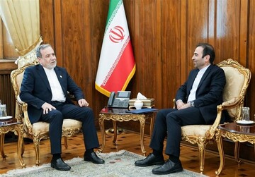 Iranian FM calls for broader cooperation with Armenia