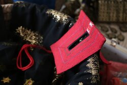 از گنجینه‌های دریا تا نقوش زمین بر لباس بانوی جاسکی؛ اصالت را ببینید