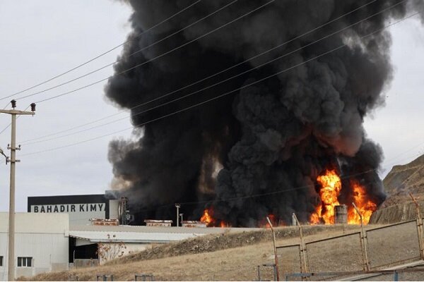 Kırıkkale'de kimya fabrikasında büyük yangın
