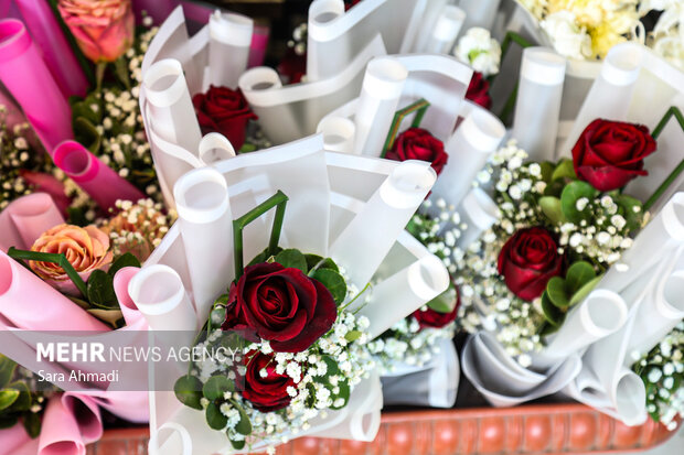 حال و هوای بازارهای مشهد به مناسبت روز مادر