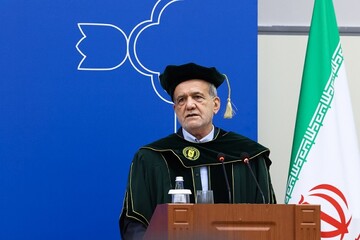 Pezeşkiyan’a Nazarbayev Uluslararası Üniversitesi’nden fahri doktora beratı verildi