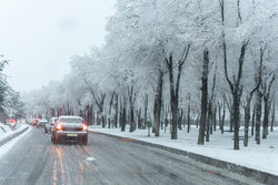 بارش برف و باران در ۲۰ استان کشور؛ ترافیک در ورودی‌های تهران