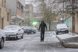 ایران؛ شہرکرد میں خزاں کی پہلی برفباری + تصاویر