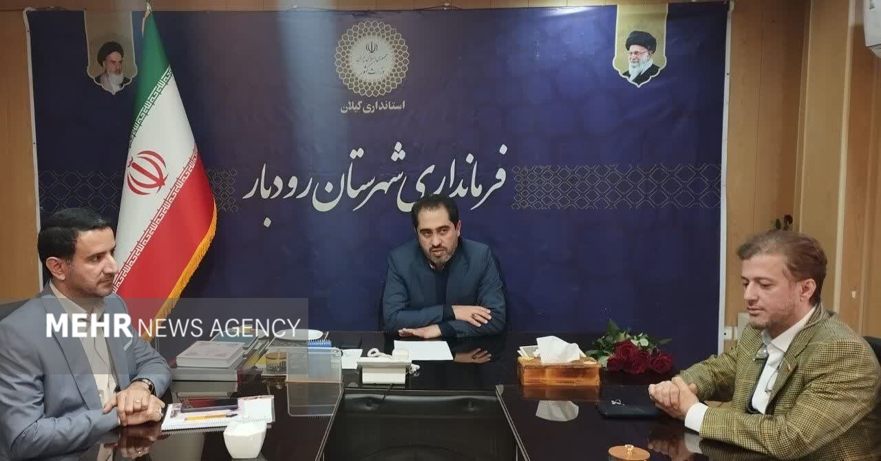 پورحضرت: توانمندی و اخلاقمداری بانوان الگوی ارزشمند برای جامعه است پورحضرت: توانمندی و اخلاقمداری بانوان الگوی ارزشمند برای جامعه است