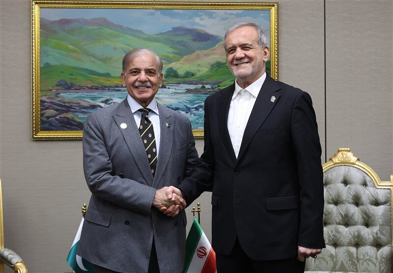 Iran's President Praises Pakistan's Role in Promoting Regional Peace