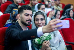 İran'da toplu nikah töreni