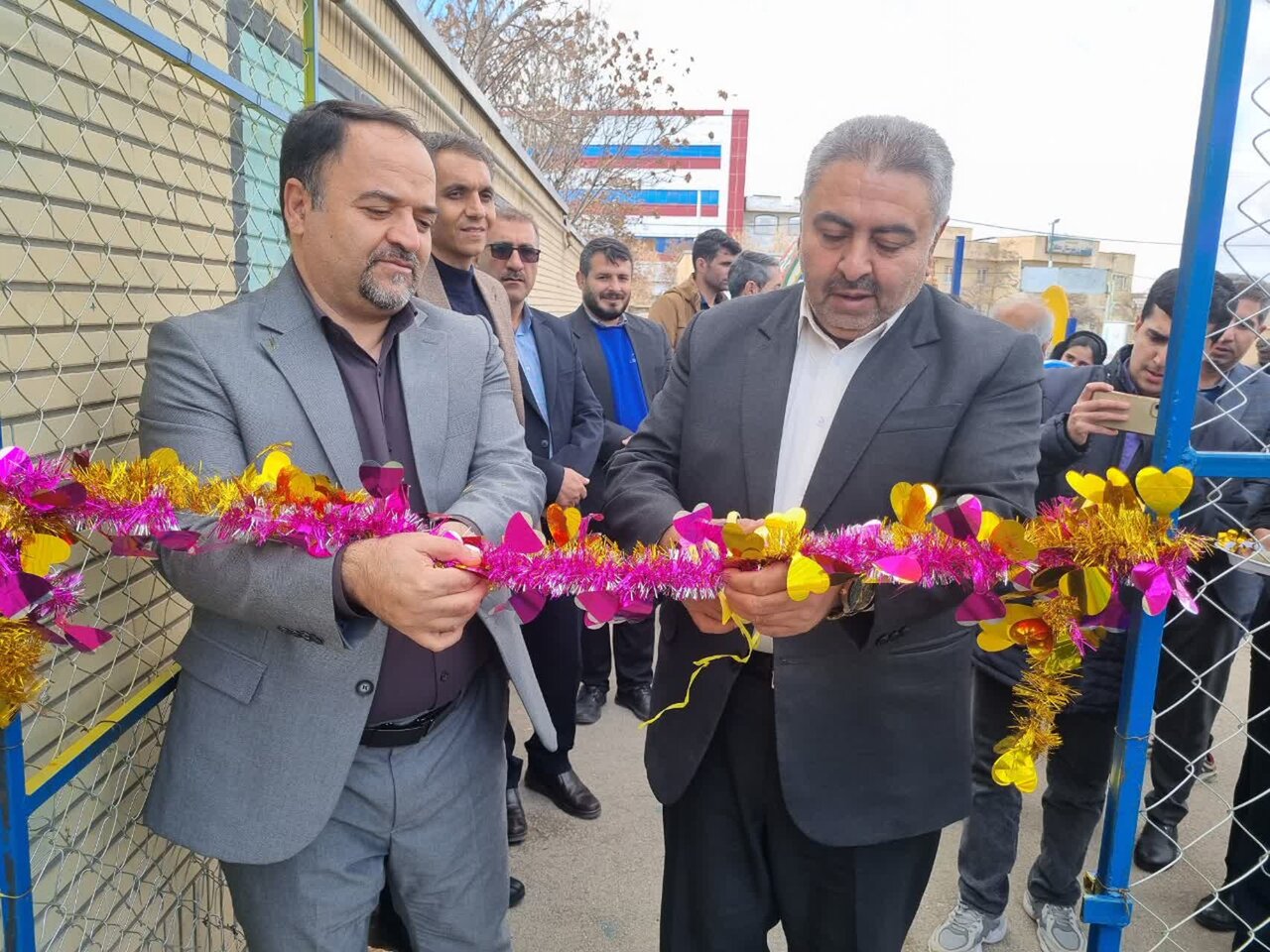 چهارمین زمین چمن مصنوعی مدارس استثنایی کردستان به بهرهبرداری رسید چهارمین زمین چمن مصنوعی مدارس استثنایی کردستان به بهرهبرداری رسید
