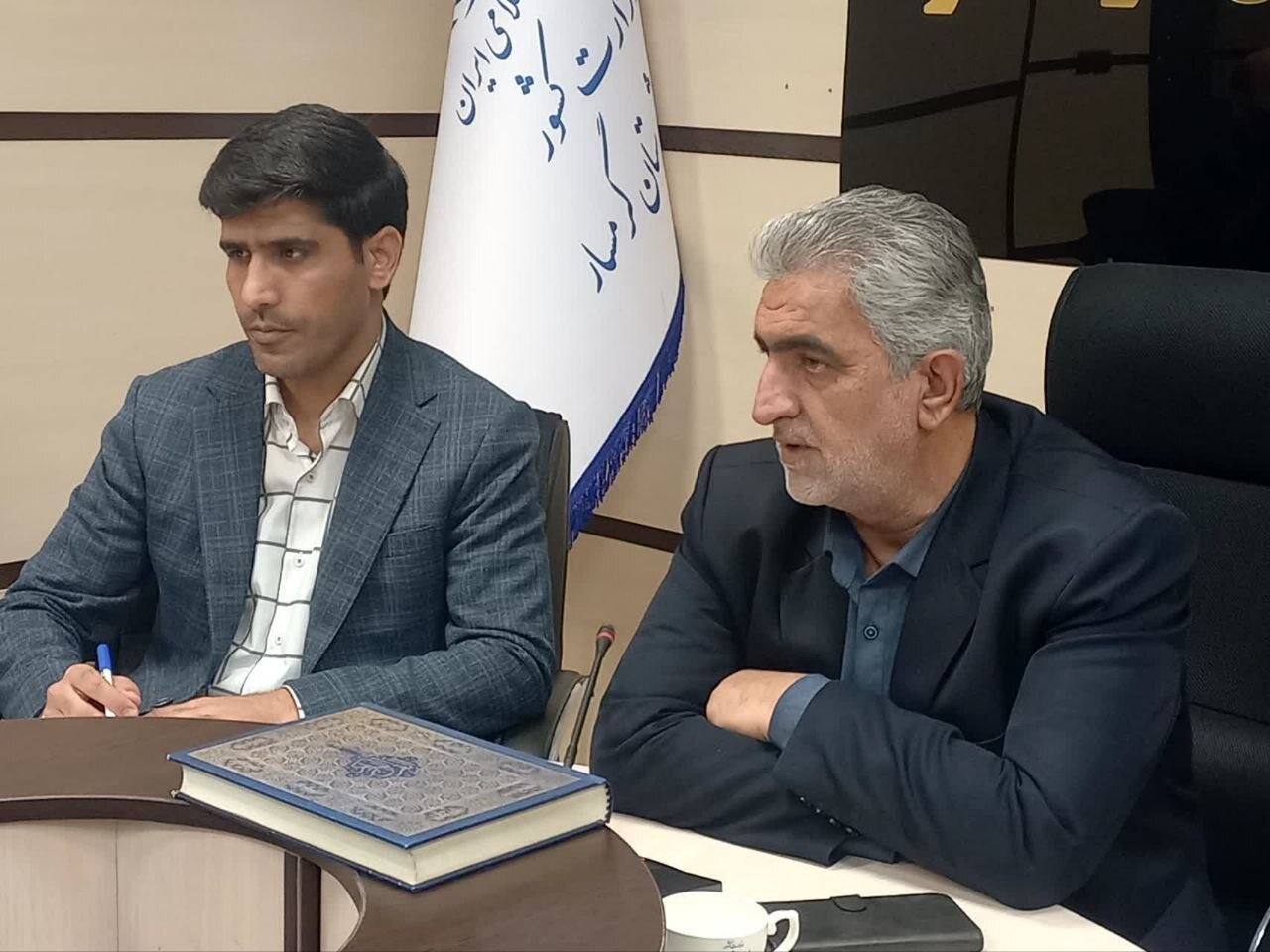 جوانان در حوزه های فرهنگی و اجتماعی مشارکت داده شوند جوانان در حوزه های فرهنگی و اجتماعی مشارکت داده شوند