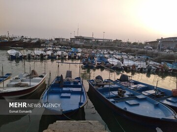 حظر ملاحة شامل لجميع أنواع السفن والعوامات في ميناء "غناوه"