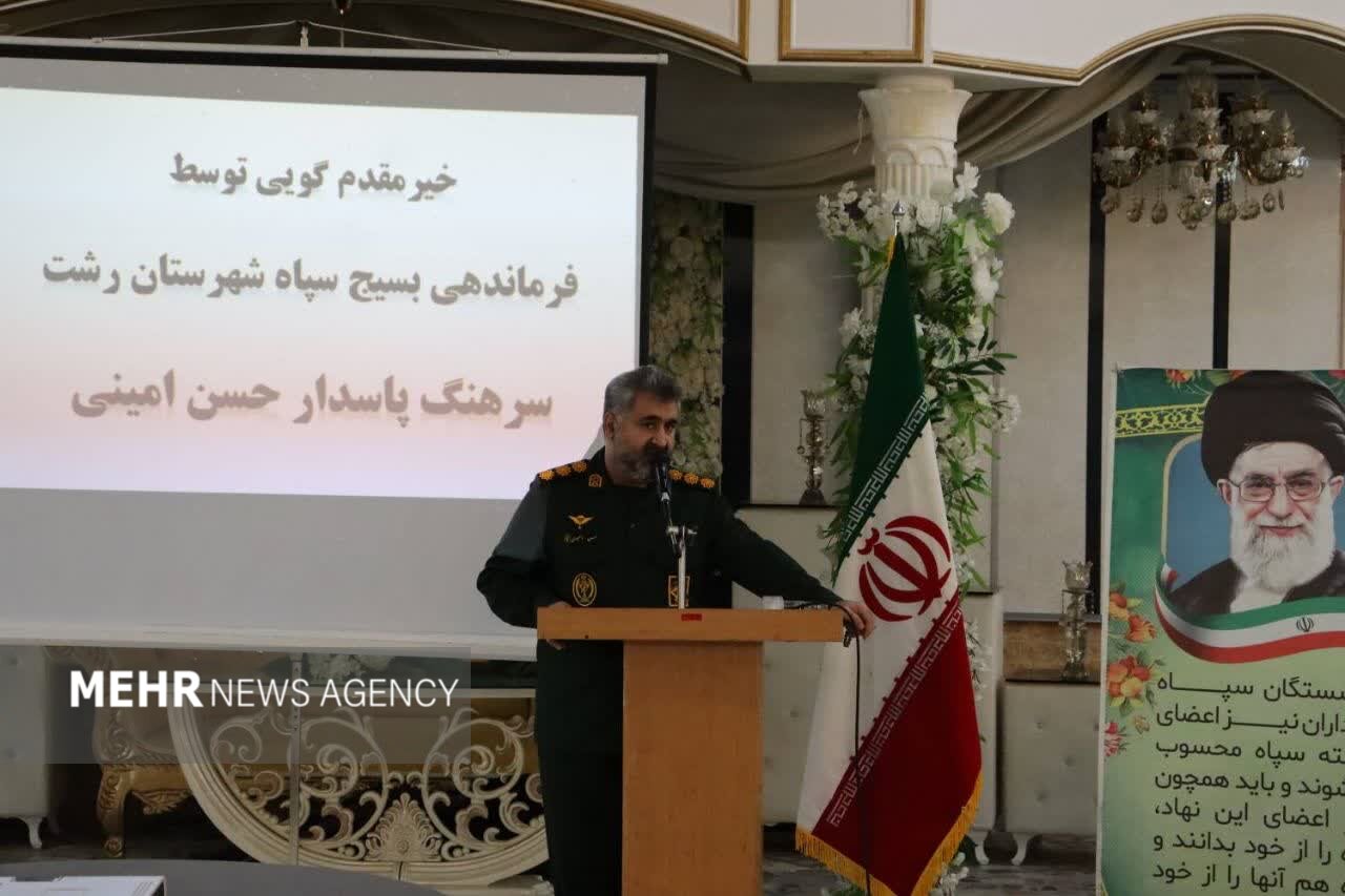 سرهنگ امینی: پیشکسوتان سپاه چراغ راه نسل جوان انقلاب هستند سرهنگ امینی: پیشکسوتان سپاه چراغ راه نسل جوان انقلاب هستند