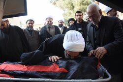 تشییع پیکر آیت‌الله شاهچراغی در سمنان؛ تدفین فردا در زادگاه