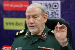 ڕاوێژکاری ڕێبەری ئێران: بنکە مووشەکییەکان پێش هێرش چۆڵ کراون