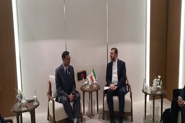 Gharibabadi meets with Bangladesh FM adviser for talks