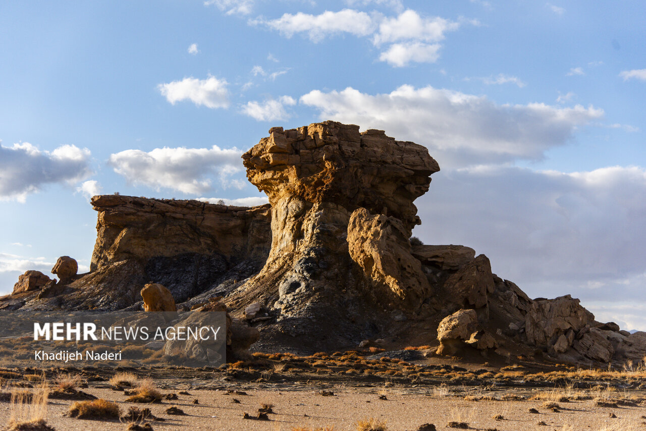 دره،سرخ،دوزخي،تخت،طبيعي،رباط،گردشگران،گردشگري،حسن،تجربه،آسما ...