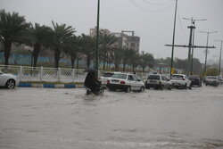 ورود سیل به نانوایی جاسک