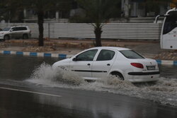 آبگرفتگی خیابان های انزلی بر اثر بارش باران