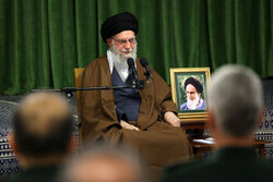 قائد الثورة: البلاد تمتلك العديد من الجوانب الايجابية رغم التحديات