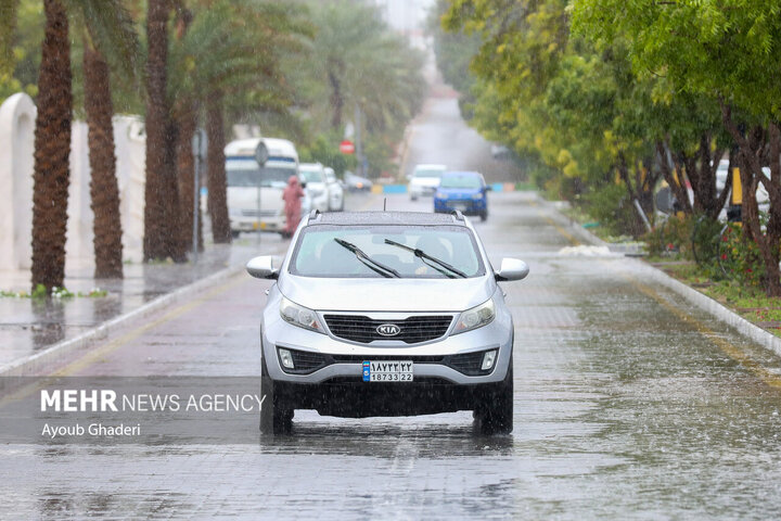 Yağmurlu Kiş Adası'ndan manzaralar