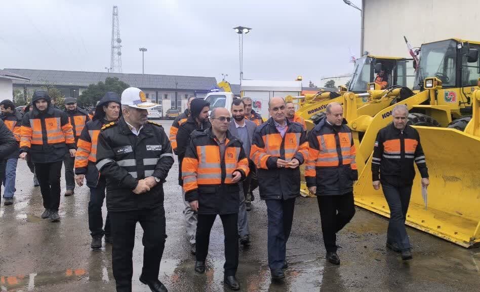 ماشین آلات سنگین و نیمه سنگین راهداری گیلان رونمایی شد ماشین آلات سنگین و نیمه سنگین راهداری گیلان رونمایی شد