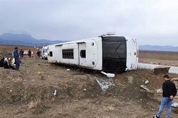 واژگونی دو دستگاه اتوبوس در محور زاهدان - بم با ۱۴ کشته و زخمی