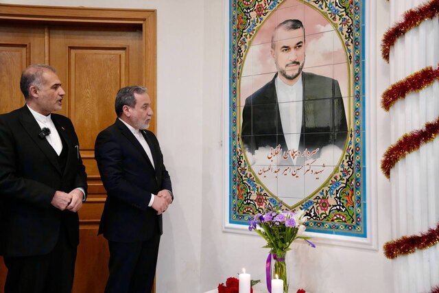 Eski Dışişleri Bakanı Şehit Emir Abdullahiyan'ın anıtı Moskova'da açıldı(+FOTO)