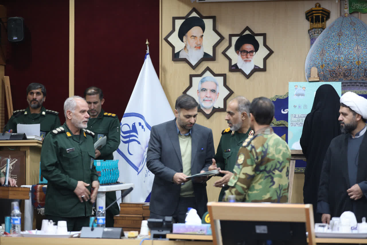 گرامیداشت هفته پژوهش نیروهای مسلح در فارس برگزار شد گرامیداشت هفته پژوهش نیروهای مسلح در فارس برگزار شد