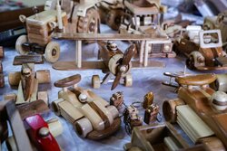 ایزدی: نمایشگاه دائمی صنایع دستی در نکا احداث می‌شود