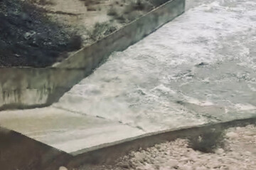 عملیات بازگشایی دریچه‌ تخلیه سد شمیل بندرعباس از بیان معاون آب‌ منطقه