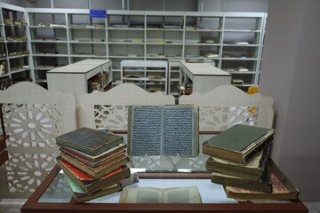 ۳۴۴ نسخه کتاب و سند تاریخی در ارومیه اهدا شد