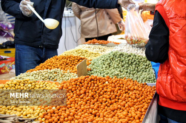 یلدا نزدیک است؛ جلوه‌های نمایشگاهی شب چله در کرمانشاه